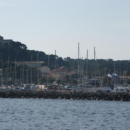 Auberge Des Glycines Πορκερόλ Εξωτερικό φωτογραφία