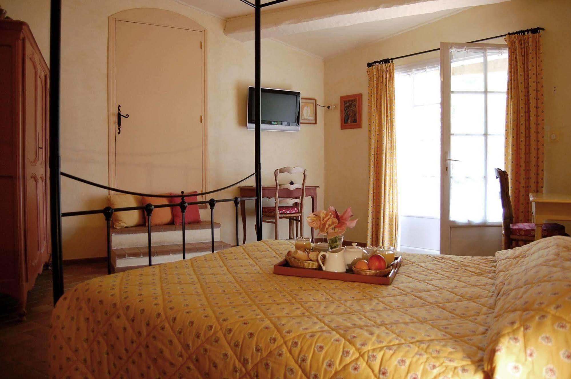 Auberge Des Glycines Πορκερόλ Εξωτερικό φωτογραφία