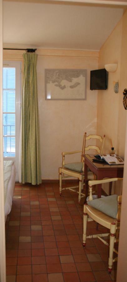 Auberge Des Glycines Πορκερόλ Εξωτερικό φωτογραφία